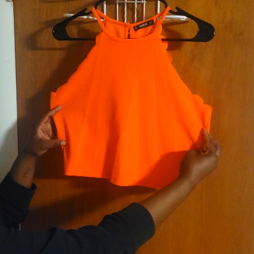 Shein Womens crop scallop detail top NWOT